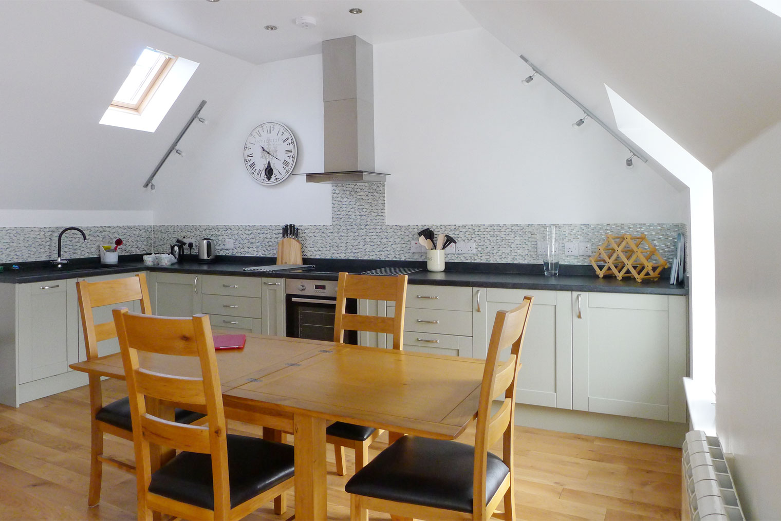 Kitchen / Dining area